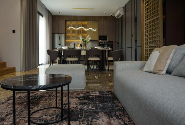 What are the best sustainable fashion choices for UK women in 2024?