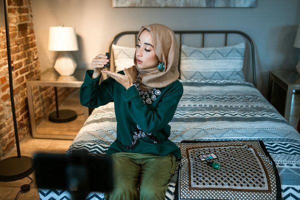 Why Are More People Choosing Independent News Sources Over Mainstream UK Media?